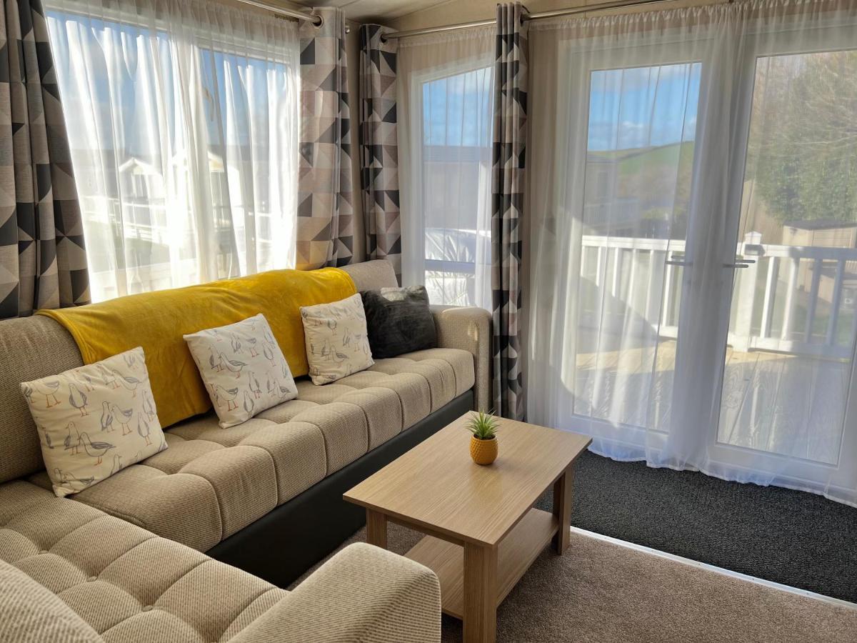 Mollys Retreat Pet Friendly Three Bed Caravan With Small Garden Newquay Bay Resort Quieter Area Of Park Ngoại thất bức ảnh